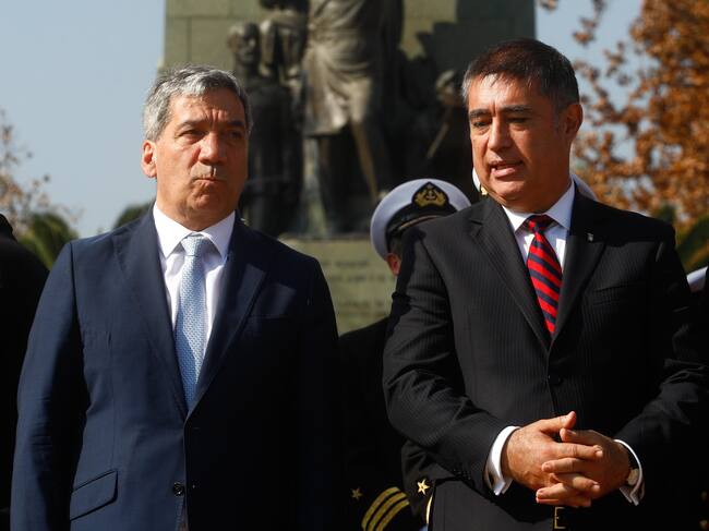 21 DE MAYO 2025 / SANTIAGO
El delegado presidencial de la Región Metropolitana, Gonzalo Durán, preside ceremonia por el Día de las Glorias Navales junto al alcalde de Santiago, Mario Desbordes.
FOTO: LUKAS SOLIS / AGENCIAUNO