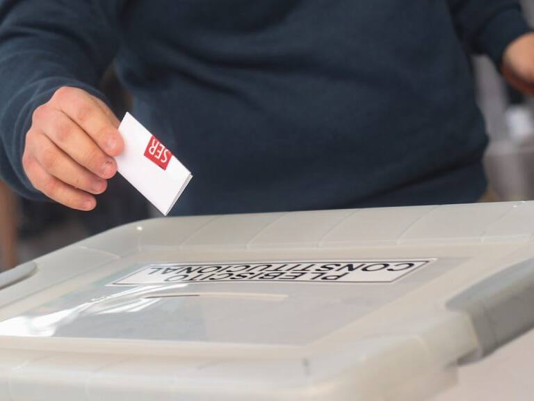 Se concentran entre los 30 y 39 años de edad: Servel revela el padrón para el plebiscito del 17 de diciembre