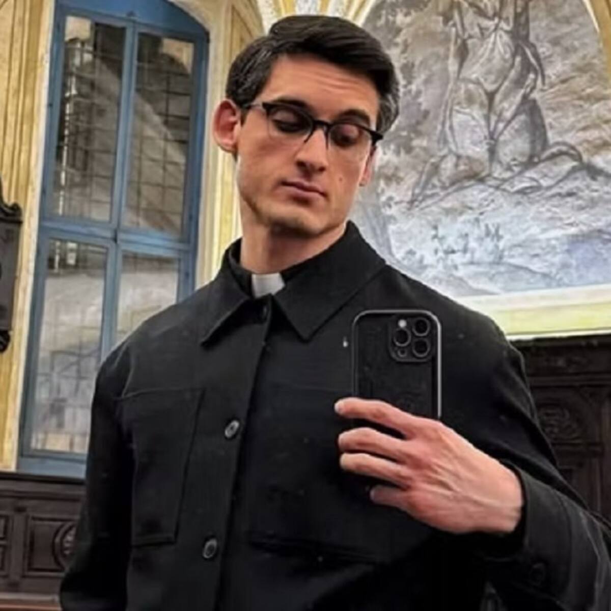 Ama a Dios pero no pudo dejar el sexo: sacerdote apodado “Don Rava” abandona la iglesia y confiesa motivos carnales