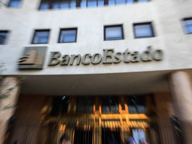 Diputados UDI critican bono millonario a trabajadores de BancoEstado