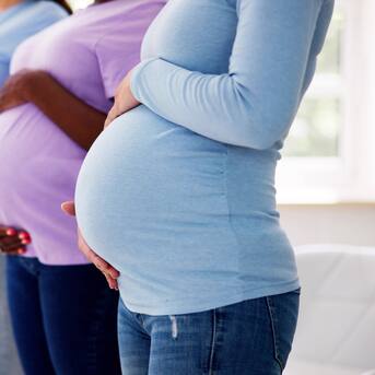 Investigadores de la Universidad de Yale descubren extraño efecto del embarazo en la edad biológica