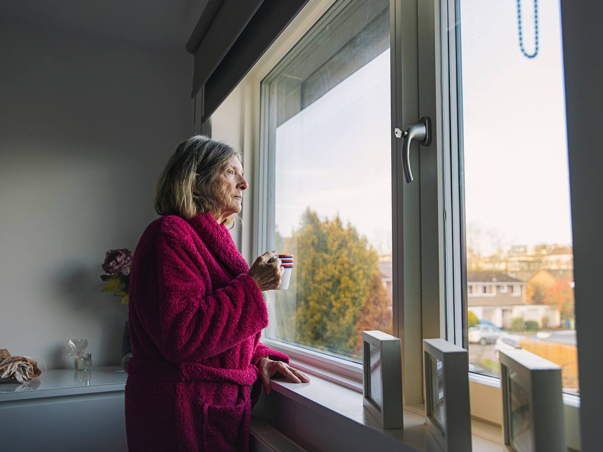 No es solo resfriarse: geriatra advierte el peligro médico oculto que amenaza a los adultos mayores en invierno