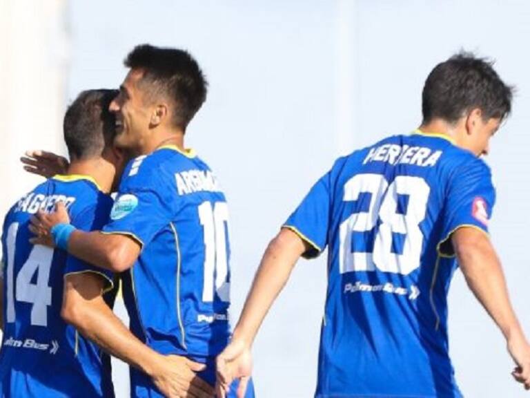 Barnechea da la sorpresa vapuleando a Deportes Iquique en la Primera B