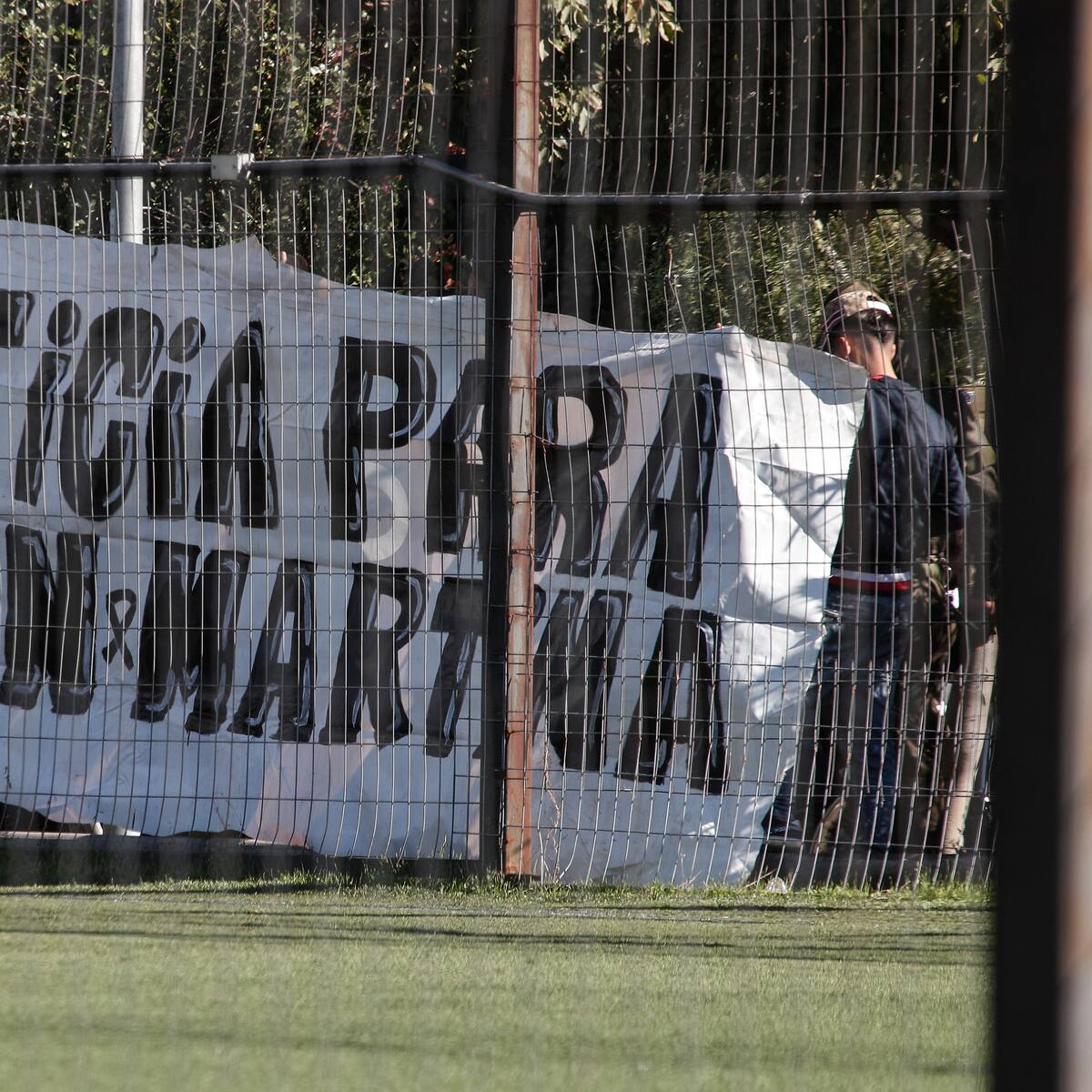 Tribunal revisa medidas cautelares de carabineros formalizados por muerte de hinchas en el Estadio Monumental
