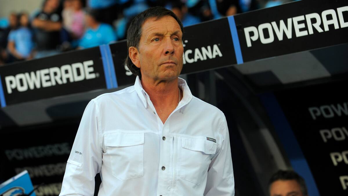 Fernando Díaz dispara contra el arbitraje: “Todas las revisiones que nos han hecho en los últimos 10 partidos van para el rival”