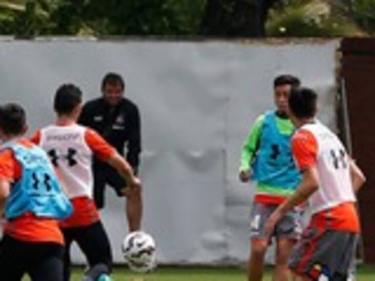 Javier Reina arribó a Chile para sumarse a Colo Colo