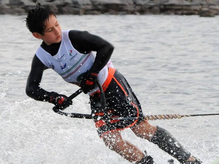 Joven deportista chileno batió récord nacional de esquí náutico en Estados Unidos