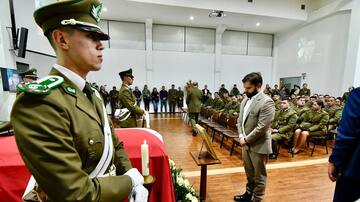 Presidente Gabriel Boric asiste al velorio del teniente de Carabineros Emanuel Sánchez