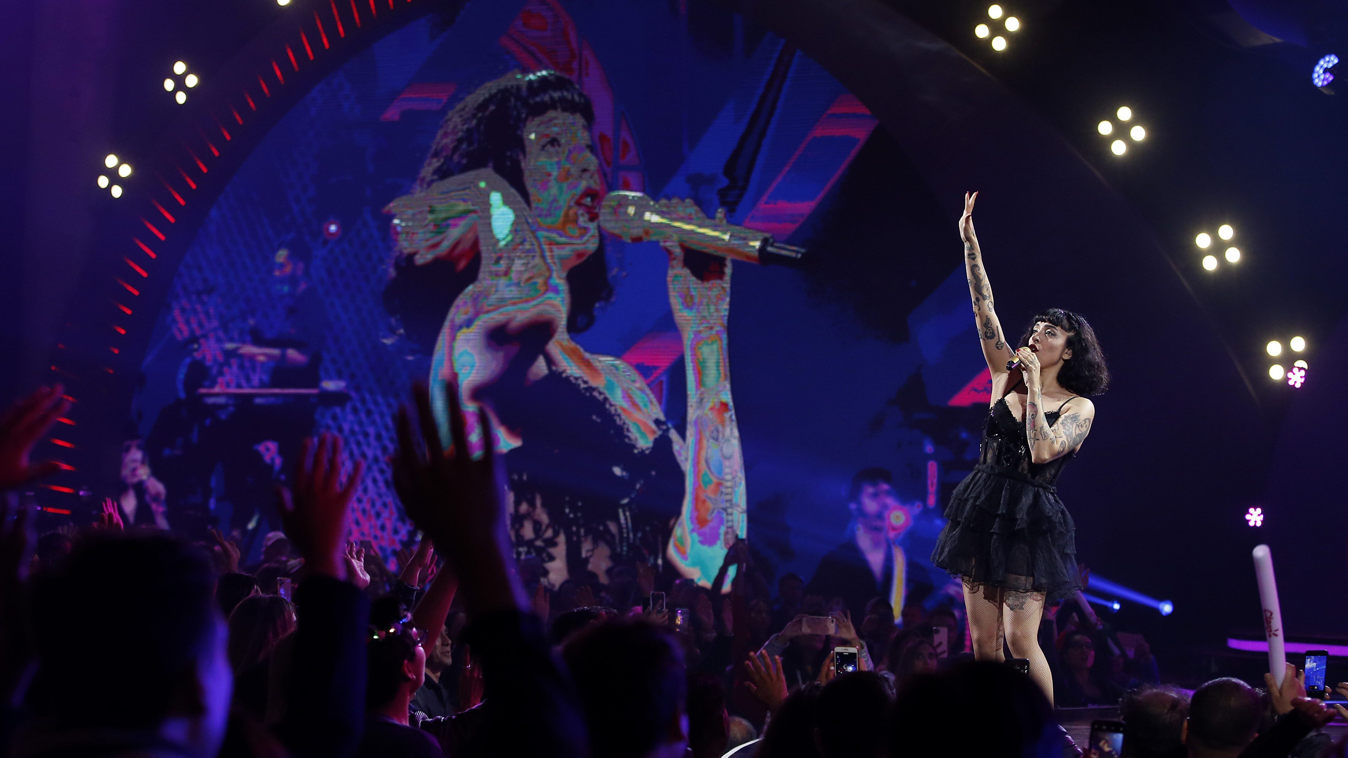 24 de Febrero de 2020/VIÑA DEL MARLa cantante chilena Mon Laferte, se presenta en la segunda noche del Festival de Viña del Mar 2020 realizado en la Quinta Vergara 
FOTO:FRANCISO LONGA/AGENCIAUNO