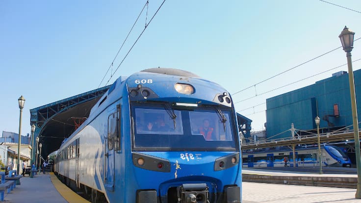 Luego de 10 años fuera de servicio: EFE reabre estación de trenes del tramo San Fernando-Estación Central