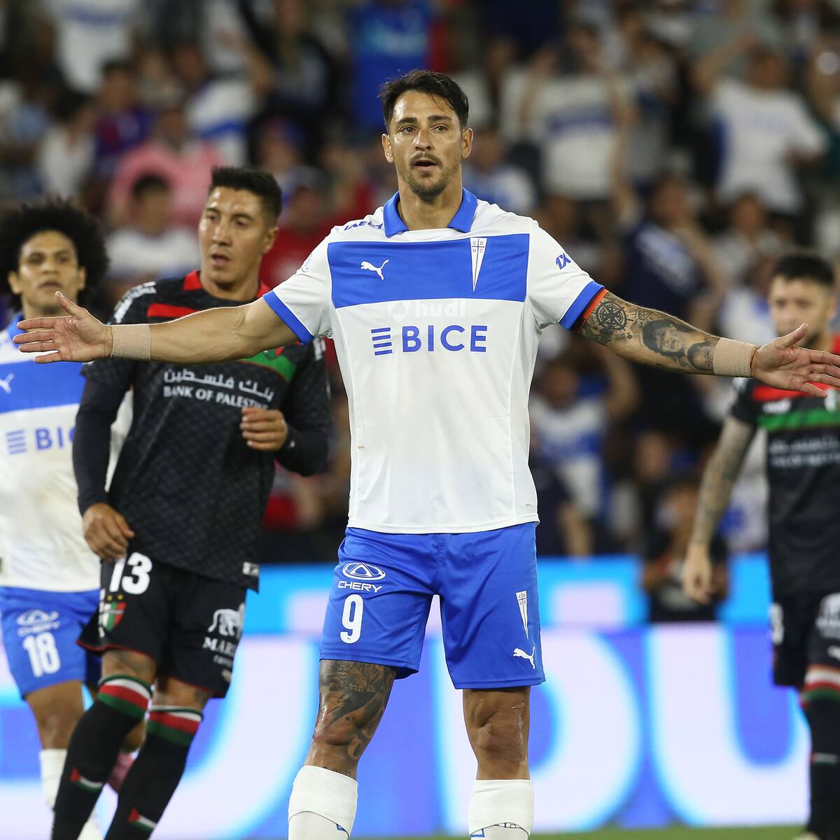La UC no da su brazo a torcer ante Palestino y sigue a firme en busca del “Chile 2″