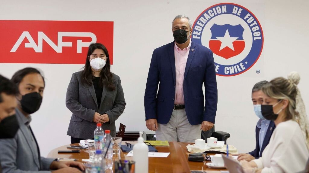 Pamela Venegas, nueva jefa de Estadio Seguro, inicia reuniones con la ANFP para mejorar la seguridad en los recintos deportivos