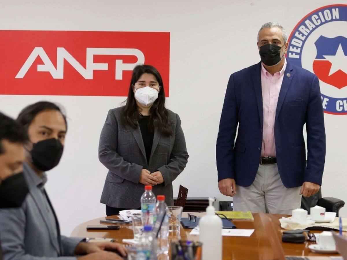 Pamela Venegas, nueva jefa de Estadio Seguro, inicia reuniones con la ANFP para mejorar la seguridad en los recintos deportivos