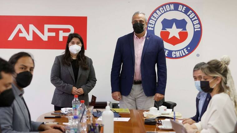 Pamela Venegas, nueva jefa de Estadio Seguro, inicia reuniones con la ANFP para mejorar la seguridad en los recintos deportivos