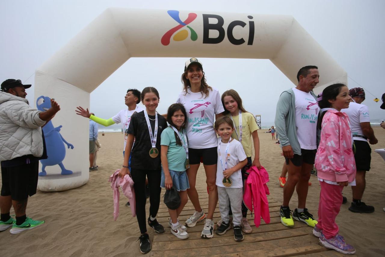 María Luisa Godoy corrió el Run and Sand Zapallar 2026 junto a sus hijos