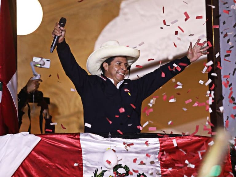 Pedro Castillo se declara triunfador de la segunda vuelta en Perú