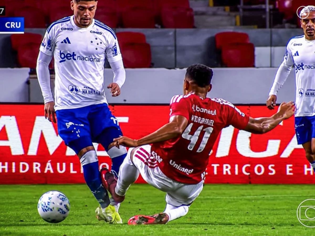 Compañero de Maripán recibe un castigo histórico tras lesionar a un rival: ¡hasta seis meses sin jugar!