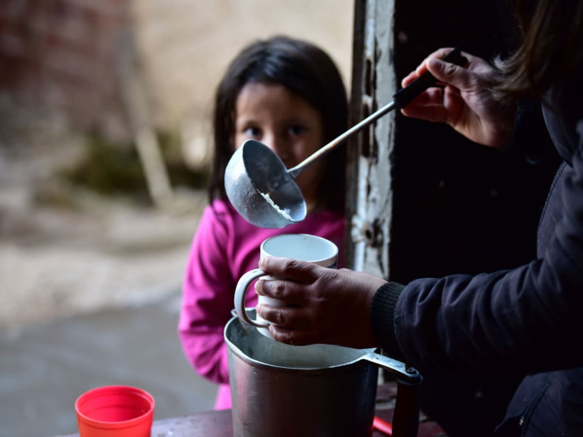 Niños en Argentina: 1,5 millones obligados a saltarse una comida diaria por la pobreza