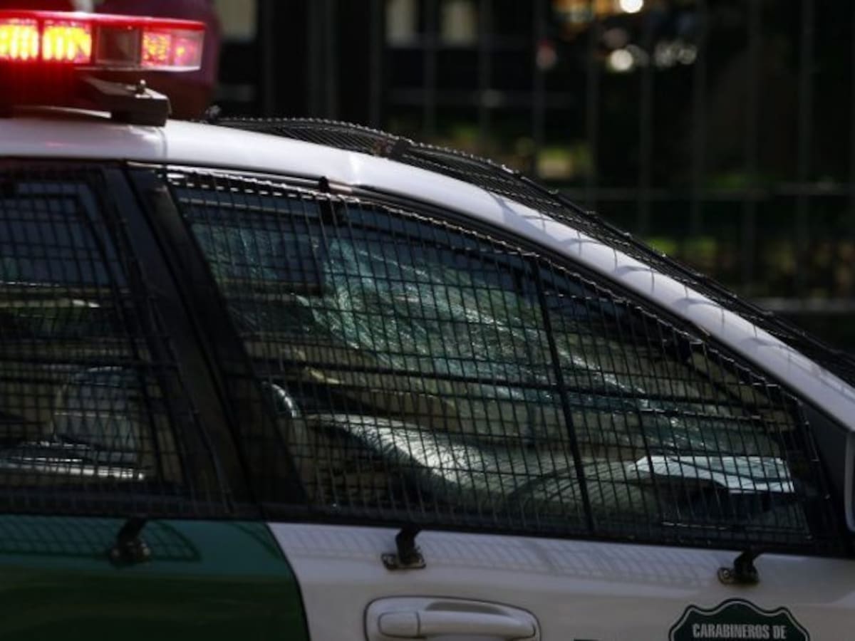 Un automóvil volcado dejó accidente en la comuna de Vitacura