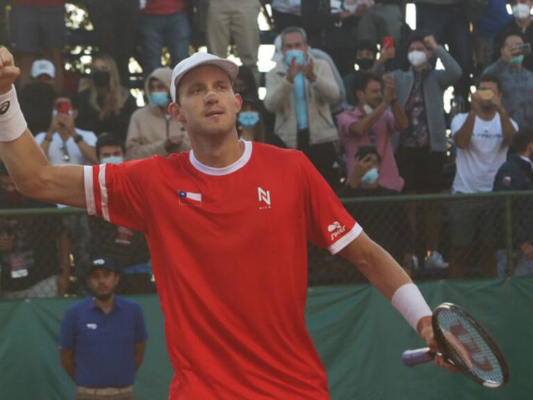 Nicolás Jarry sacó lo mejor de su repertorio para darle a Chile el segundo punto ante Eslovenia por Copa Davis