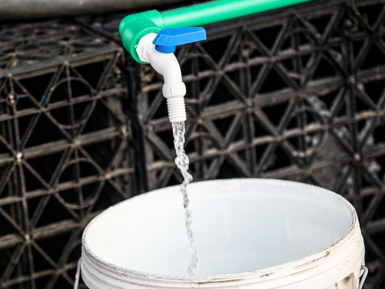 Por hasta 10 horas: Aguas Andinas anuncia cortes de agua en Santiago este miércoles 15 de abril en 5 comunas