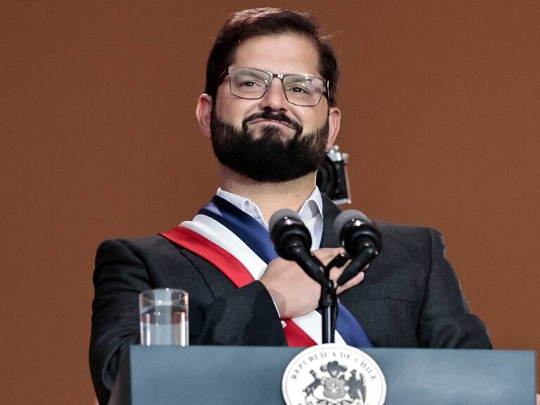 Oficialismo y oposición realizan balance tras primer mes del Gobierno de Gabriel Boric