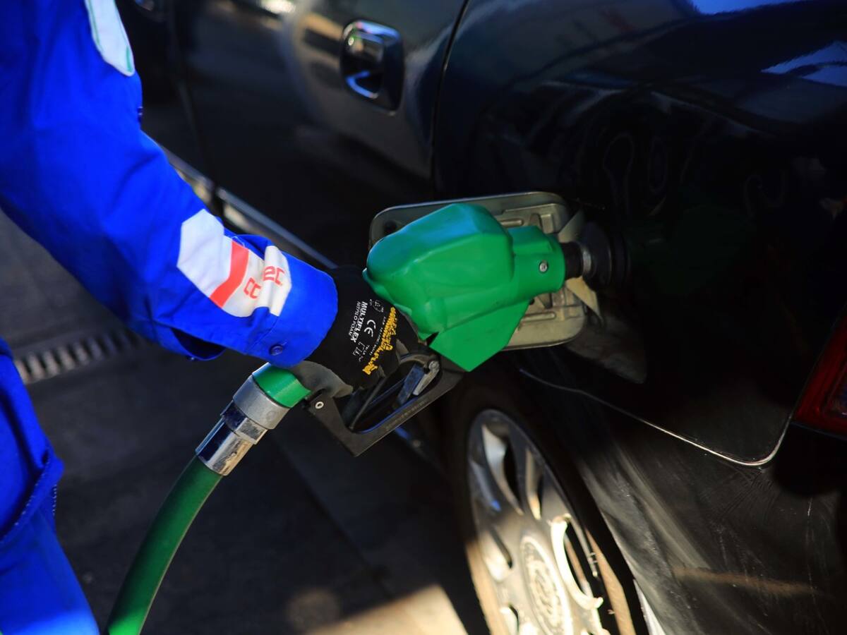 Baja del petróleo: Asociación de Distribuidores de Combustibles llamó al Gobierno a traspasar baja de precios a consumidores