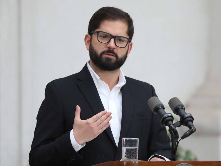 Cadem: aprobación del Presidente Boric cae en 13 puntos en las últimas 4 semanas