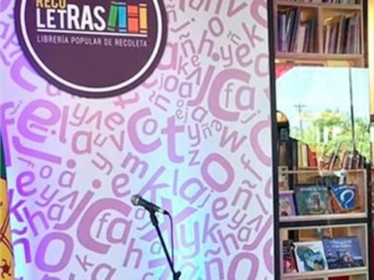 Librería popular en Recoleta vendió $1 millón en sus primeras tres horas de funcionamiento