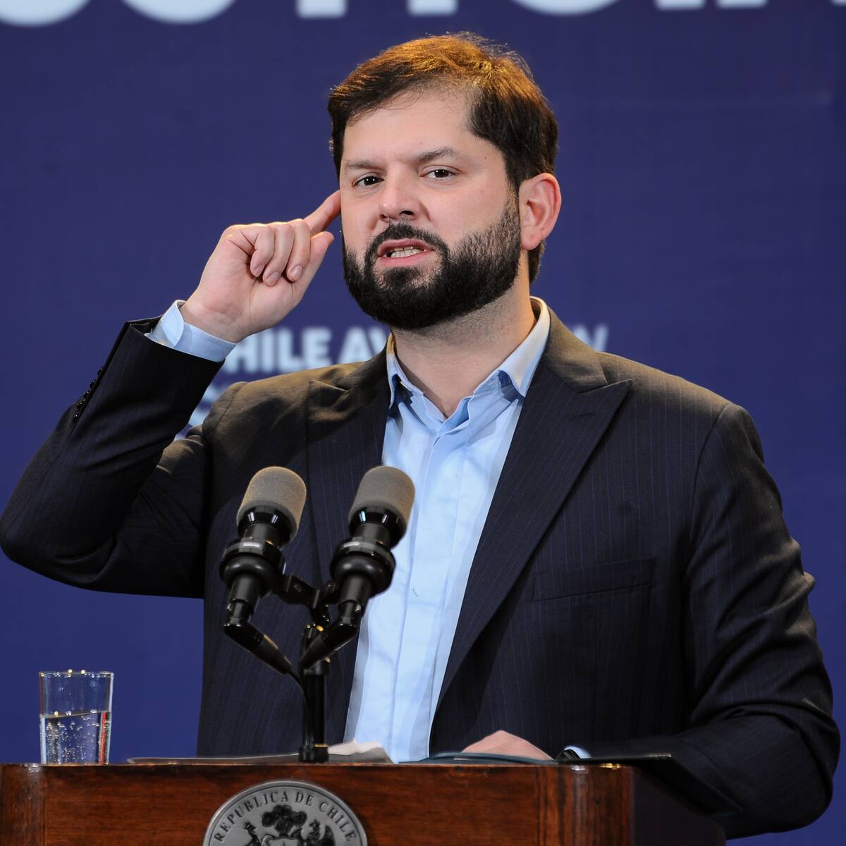 “Respaldamos el acuerdo”: Boric confirma indicación para multas por no votar y entrega apoyo a la ministra Lobos