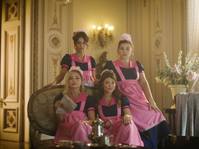 Actrices de “Brujas” protagonizan nostálgica reunión para promocionar la cuarta temporada de “Bridgerton”