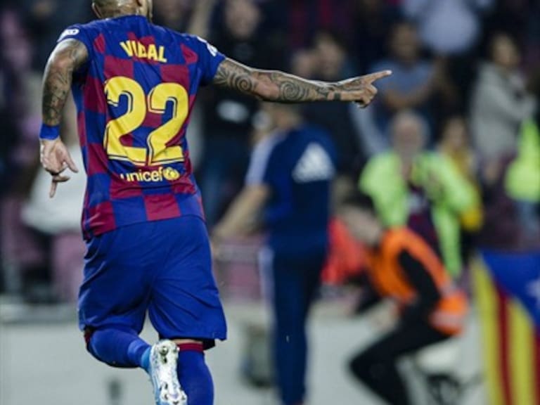 Presidente del FC Barcelona descartó un eventual traspaso de Arturo Vidal en este mercado de pases