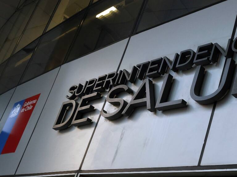 Isapres critican tope en alza de planes indicado por la Super de Salud: “Nos están llevando a un impensado límite de inoperatividad”