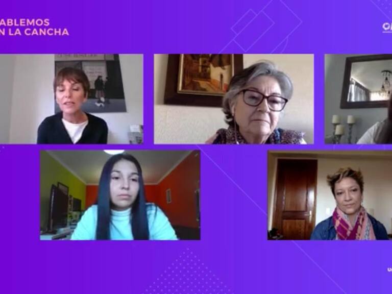 Conversatorio «Hablemos en la Cancha» reunió a jugadoras de la UC con organizaciones de pacientes para concientizar sobre el cáncer en Chile