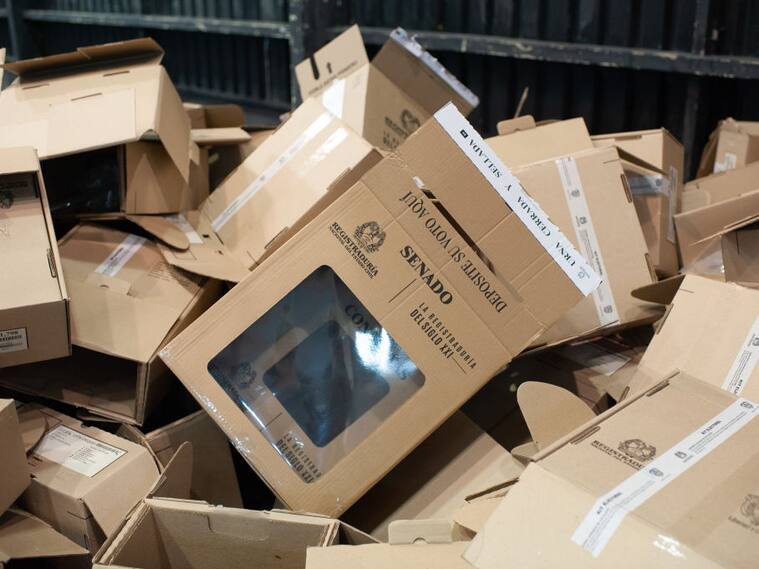 Cajas de votación usadas en las elecciones de marzo de 2022 en Colombia