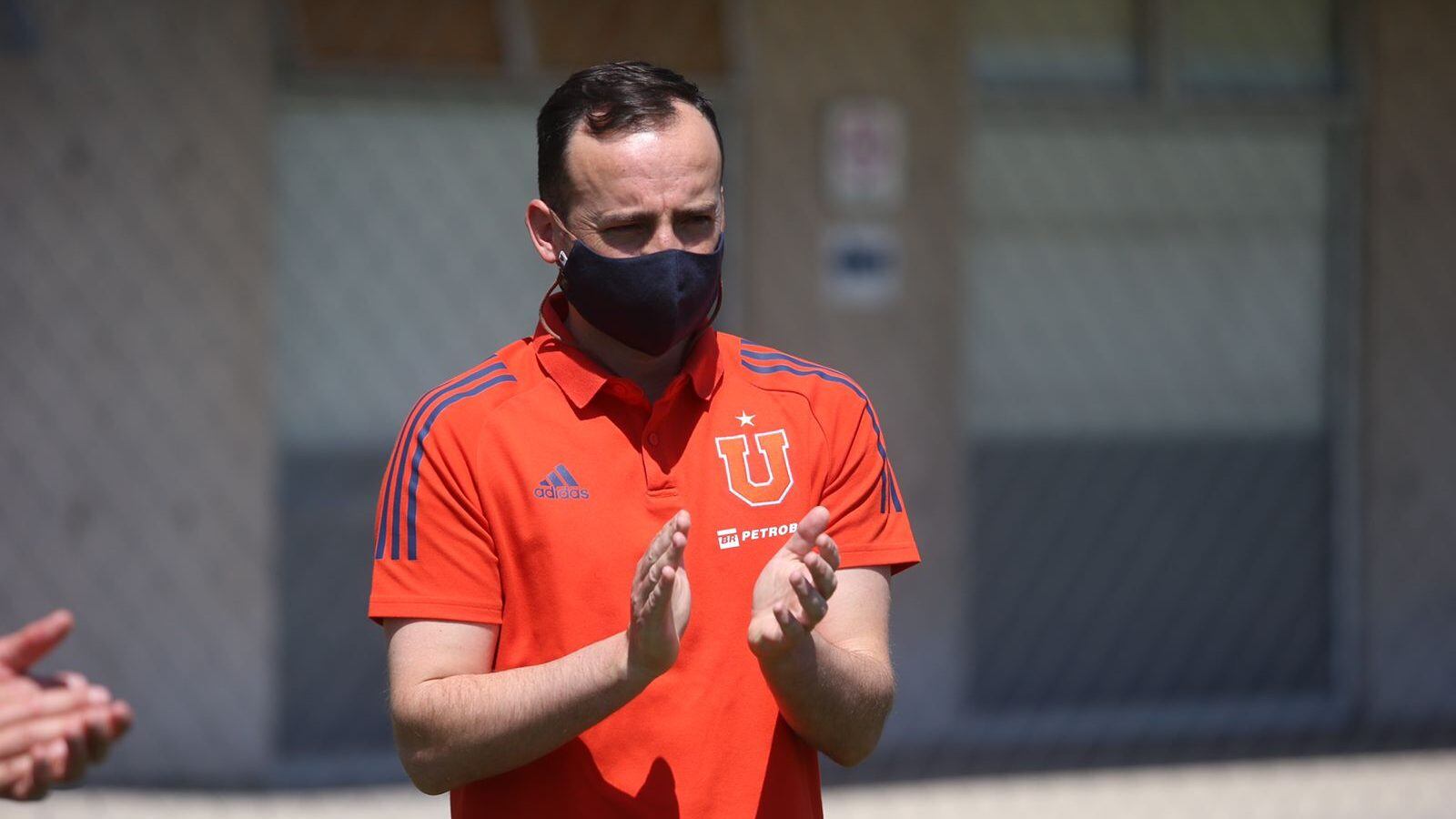 Ignacio Asenjo, gerente general de Azul Azul: "La única persona que ha presentado nombres de jugadores es Luis Roggiero"