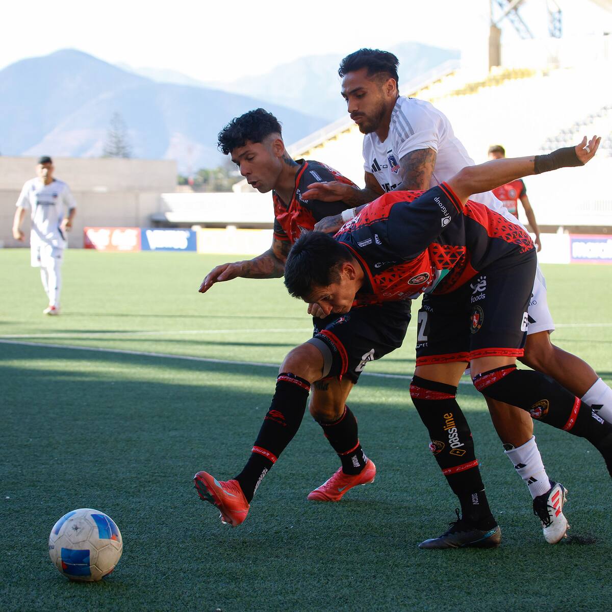 Con la soga al cuello: Deportes Limache y Colo Colo son los clubes más complicados con la regla sub 21