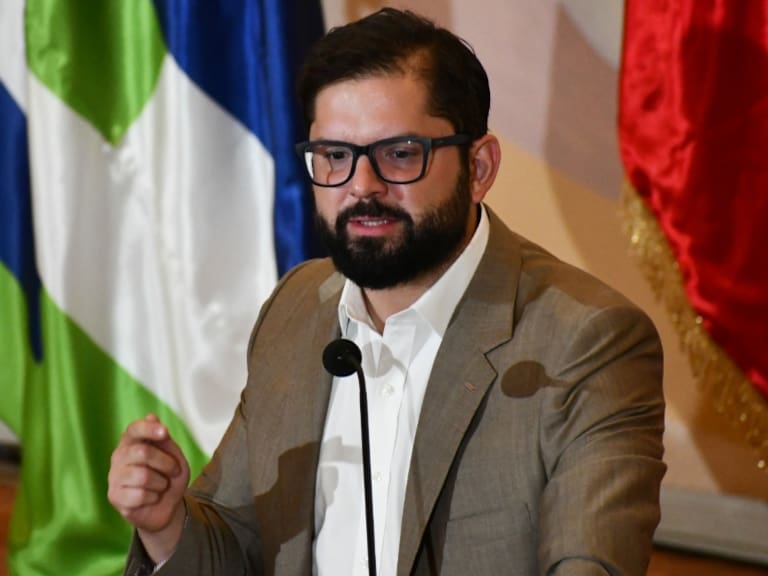 Presidente Boric por dichos de viuda de cabo Salazar de Carabineros: «En ningún caso voy a contradecirla»