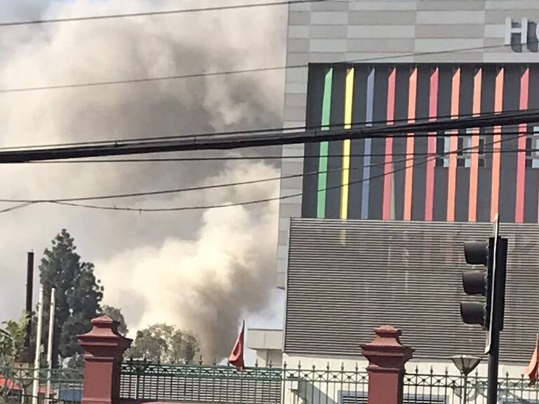 Incendio a un costado de Hospital Barros Luco