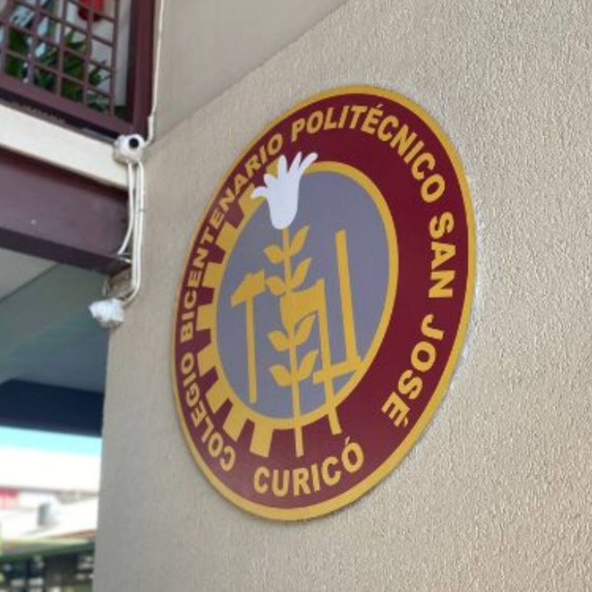 Nuevo hecho de violencia escolar: alumno de 14 años amenaza con arma de fuego a profesor en Curicó