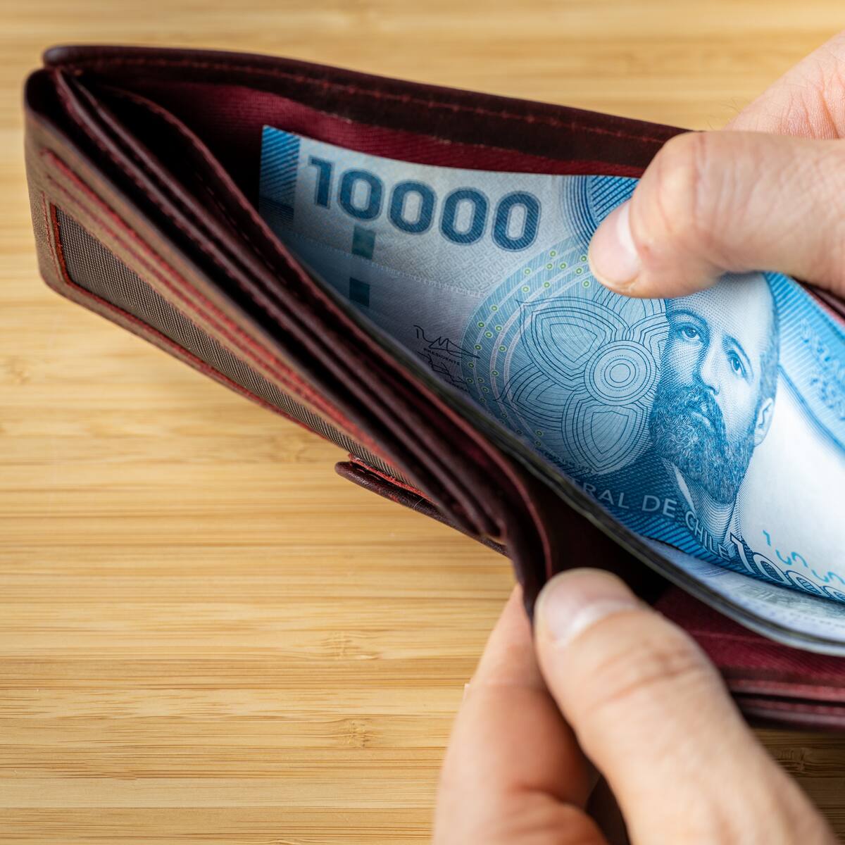 Pensionados recibirán un pago extra mensual desde 2026: revisa los requisitos