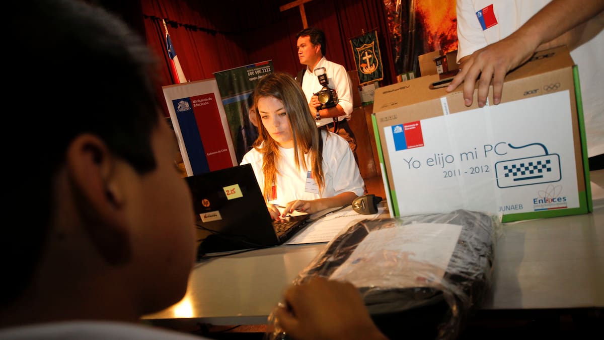 “Un computador que tu familia no podía comprar”: beneficiarios recuerdan el impacto de “Yo elijo mi PC”