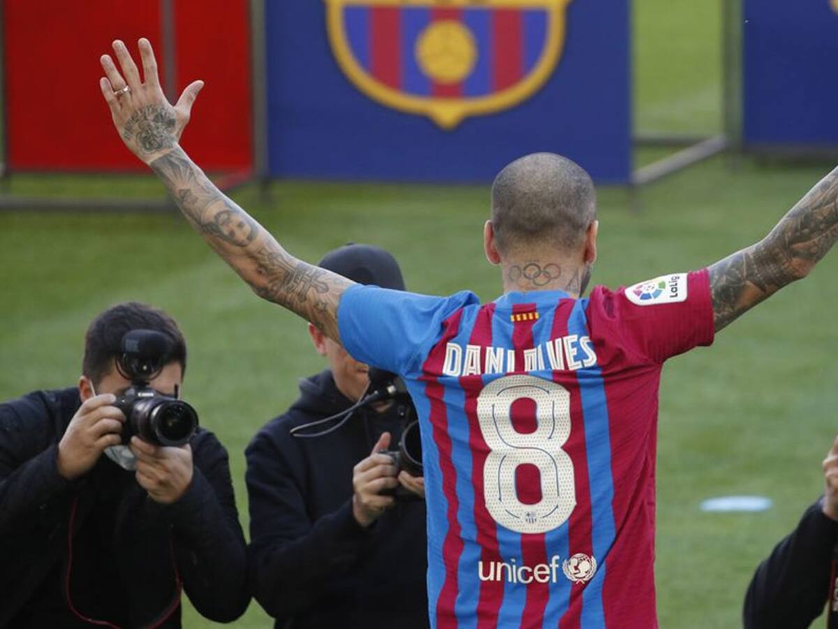Siguen los problemas en Barcelona: Lenglet y Dani Alves dieron positivo de covid-19