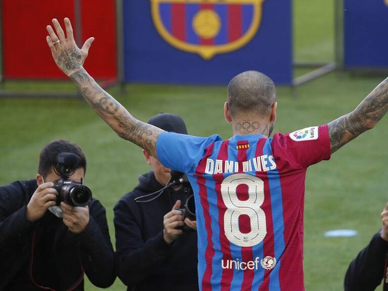 Siguen los problemas en Barcelona: Lenglet y Dani Alves dieron positivo de covid-19