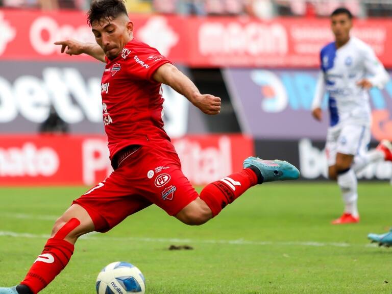 Mathías Pinto es el primer refuerzo de Deportes Iquique para 2023