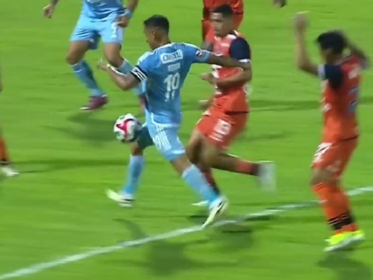 Histórico de la selección peruana sufre terrible lesión: fue retirado en una ambulancia