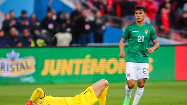 Confirman grave lesión que sufrió Carlos Lampe ante Chile: arquero de Bolivia será operado en Santiago