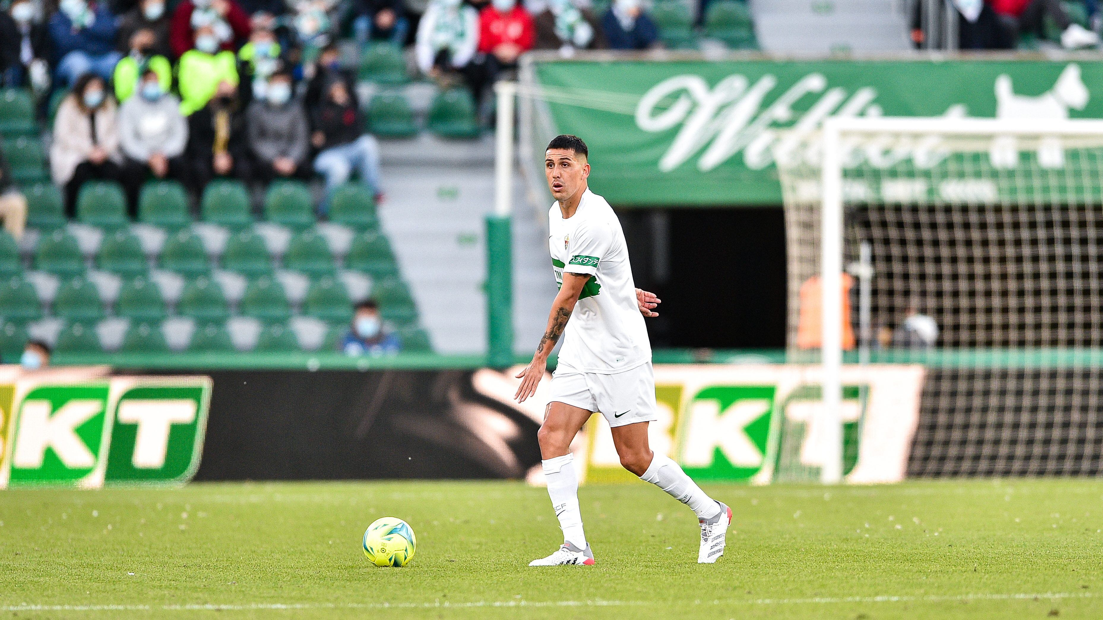Enzo Roco volvió a la convocatoria del Elche en triunfo ante el Alavés