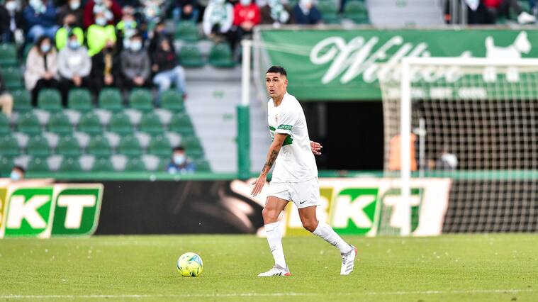 Enzo Roco volvió a la convocatoria del Elche en triunfo ante el Alavés
