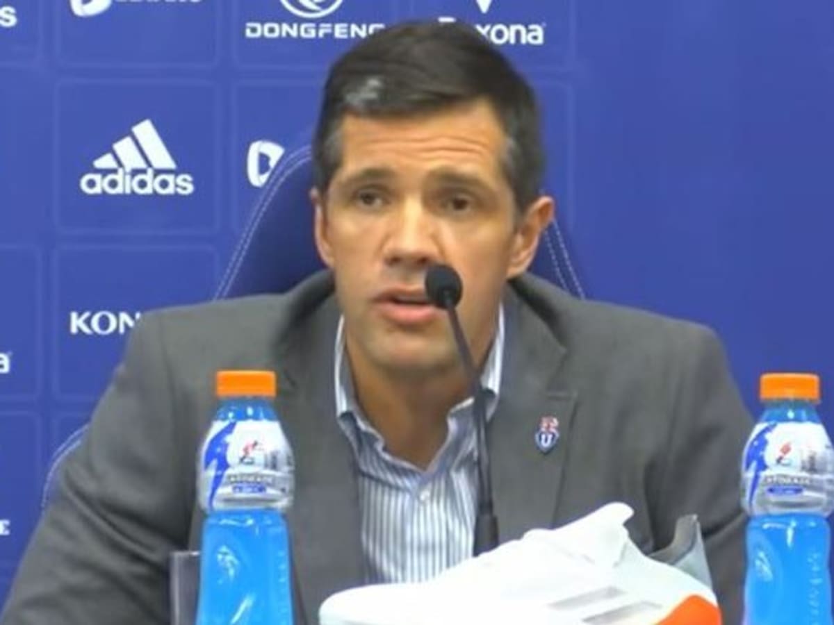 Michael Clark sobre polémica de Junior Fernandes: «Para trabajar en la U hay derechos, deberes y un mínimo de compromiso»